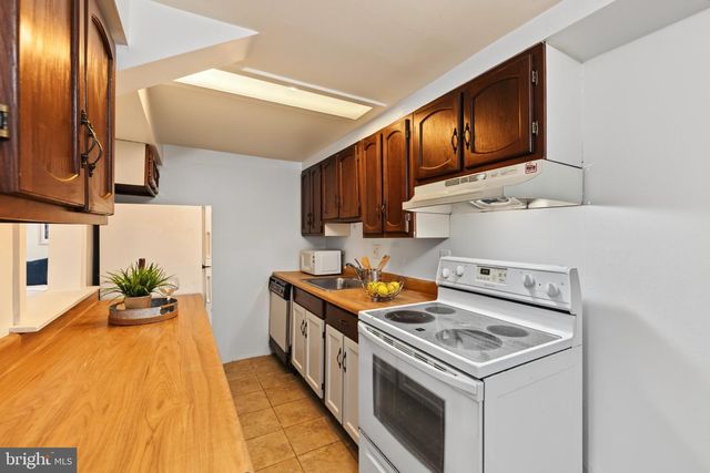1526 POTOMAC AVE SE, Washington, DC 20003