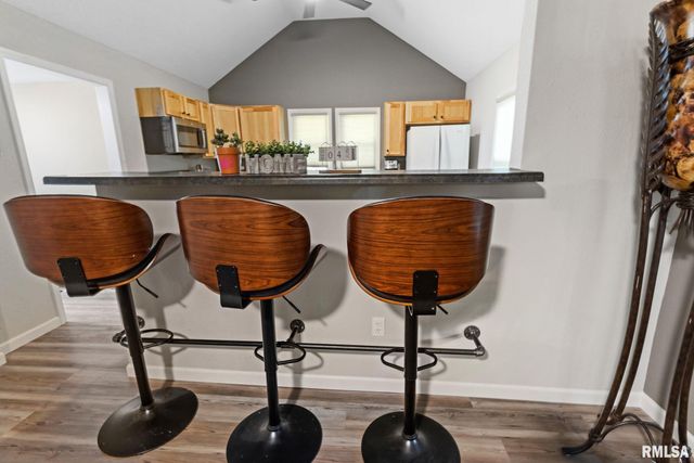 416 S MAPLE Street, Salem, IL 62881