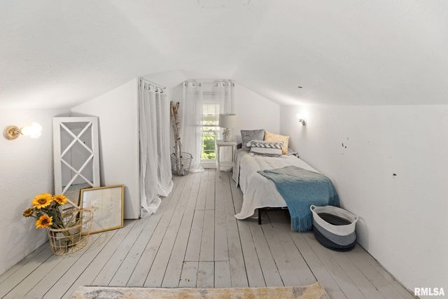 416 S MAPLE Street, Salem, IL 62881