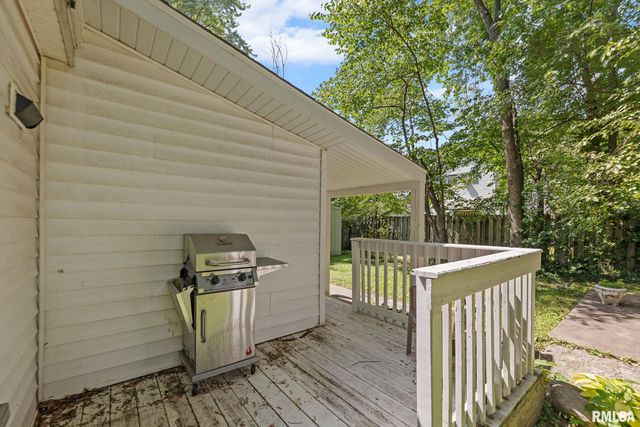 416 S MAPLE Street, Salem, IL 62881