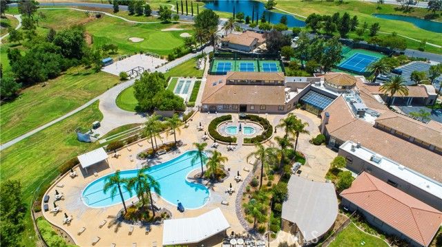 40512 Via Amapola, Murrieta, CA 92562