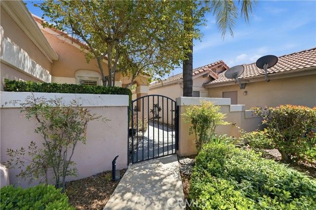 40512 Via Amapola, Murrieta, CA 92562