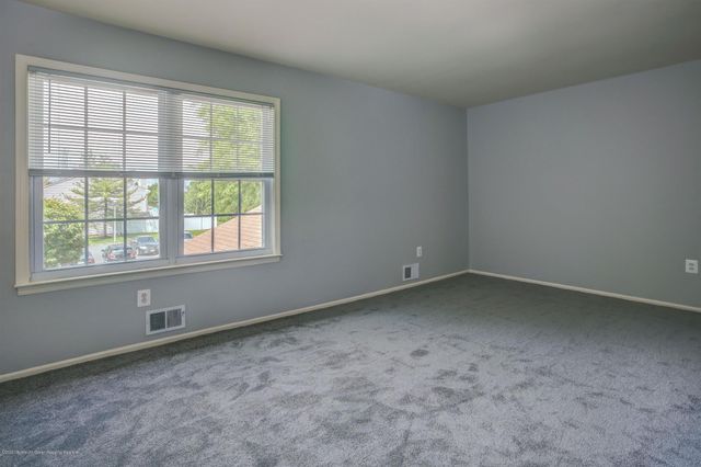 40 Staghorn Drive, Matawan, NJ 07747