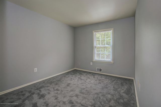 40 Staghorn Drive, Matawan, NJ 07747
