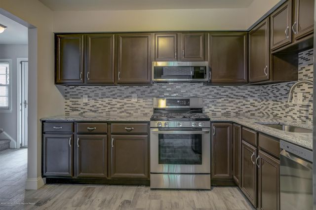 40 Staghorn Drive, Matawan, NJ 07747