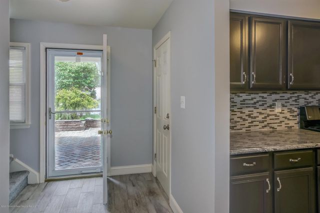 40 Staghorn Drive, Matawan, NJ 07747