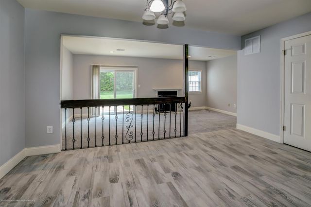 40 Staghorn Drive, Matawan, NJ 07747