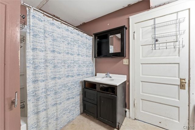 303 Highland Avenue, Syracuse, NY 13203