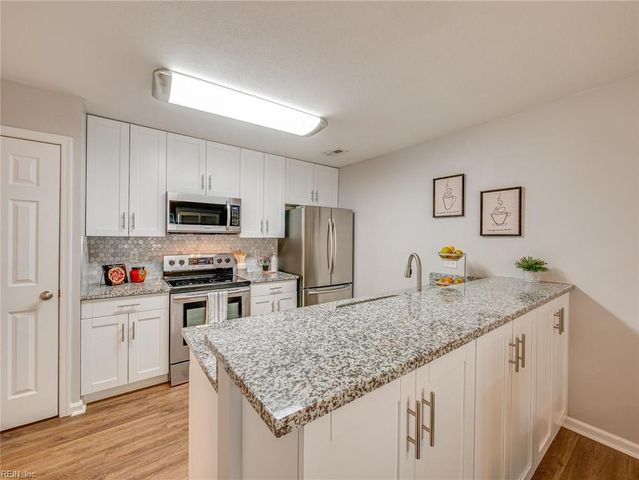 865 Miller Creek LN, Newport News, VA 23602