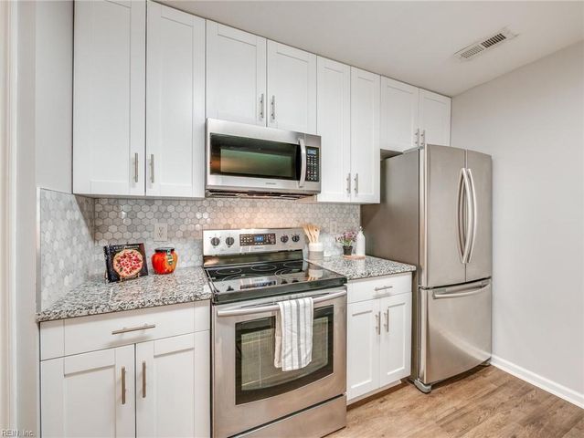 865 Miller Creek LN, Newport News, VA 23602
