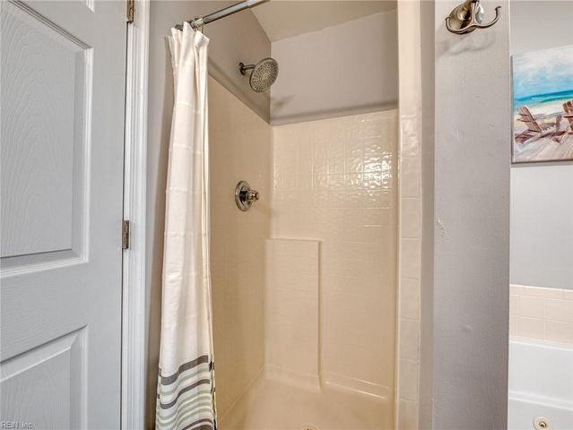 865 Miller Creek LN, Newport News, VA 23602
