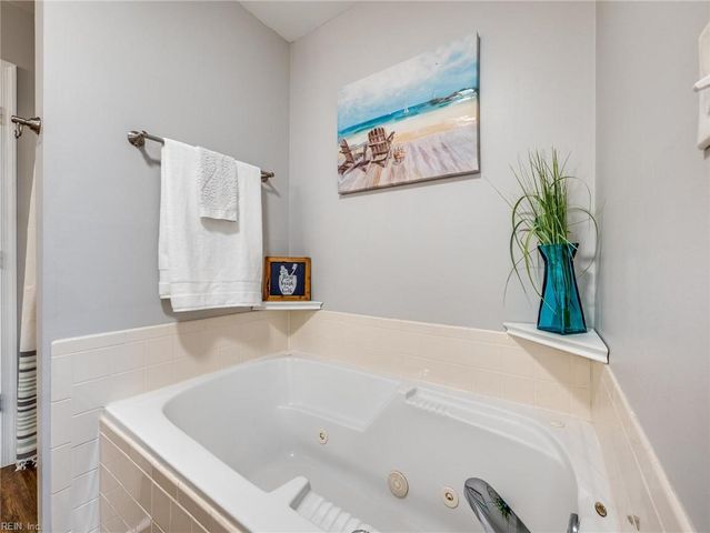 865 Miller Creek LN, Newport News, VA 23602