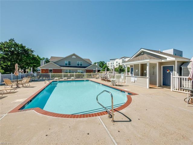 865 Miller Creek LN, Newport News, VA 23602