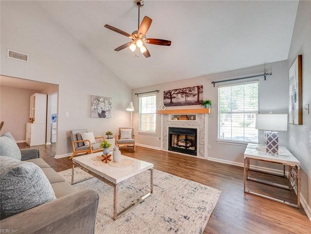 865 Miller Creek LN, Newport News, VA 23602