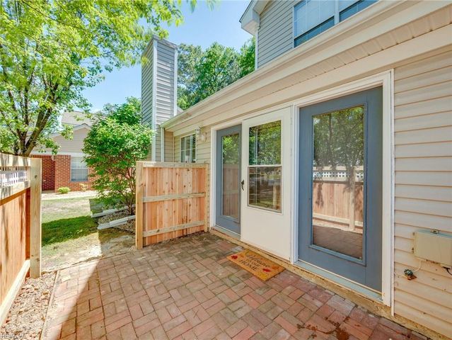 865 Miller Creek LN, Newport News, VA 23602