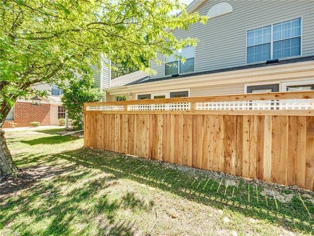 865 Miller Creek LN, Newport News, VA 23602