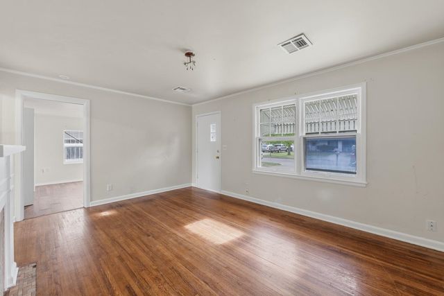 2531 S Washington Ave, Wichita, KS 67216