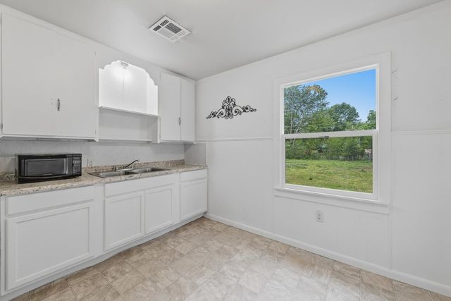 2531 S Washington Ave, Wichita, KS 67216