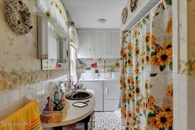 253 Guy Park Avenue, Amsterdam, NY 12010