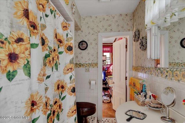 253 Guy Park Avenue, Amsterdam, NY 12010