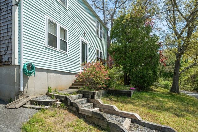 64 Winthrop Rd, Plymouth, MA 02360