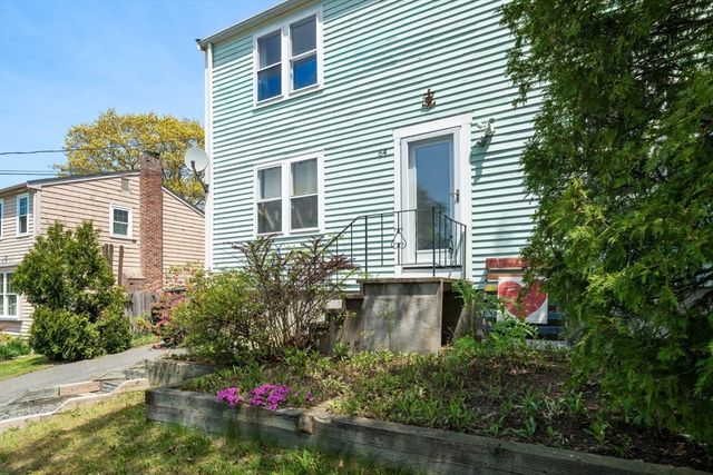 64 Winthrop Rd, Plymouth, MA 02360