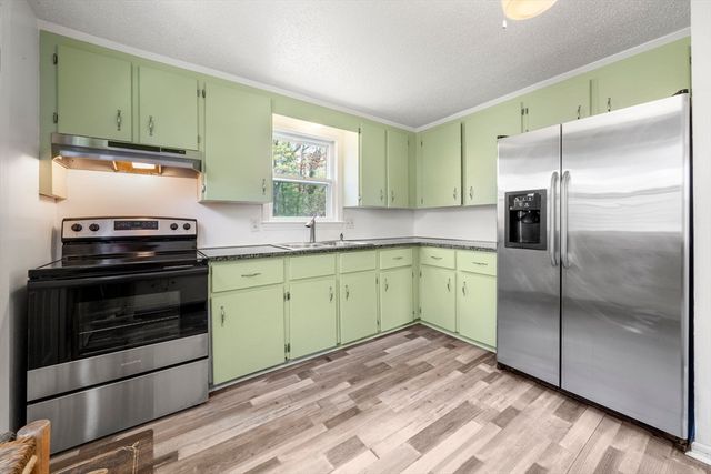 64 Winthrop Rd, Plymouth, MA 02360