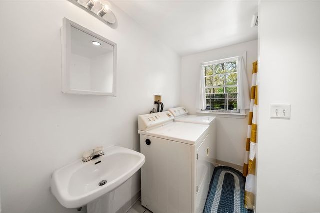 64 Winthrop Rd, Plymouth, MA 02360