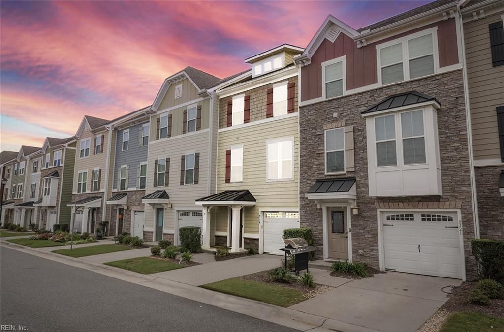 4319 Salt Marsh LN, Chesapeake, VA 23324