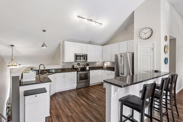 2782 Spy Glass Drive, Chaska, MN 55318