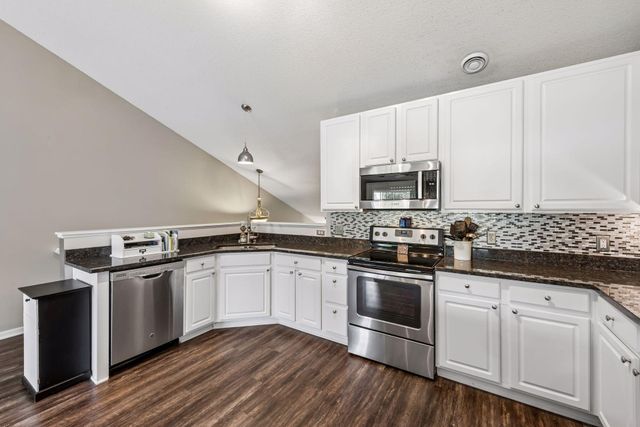 2782 Spy Glass Drive, Chaska, MN 55318