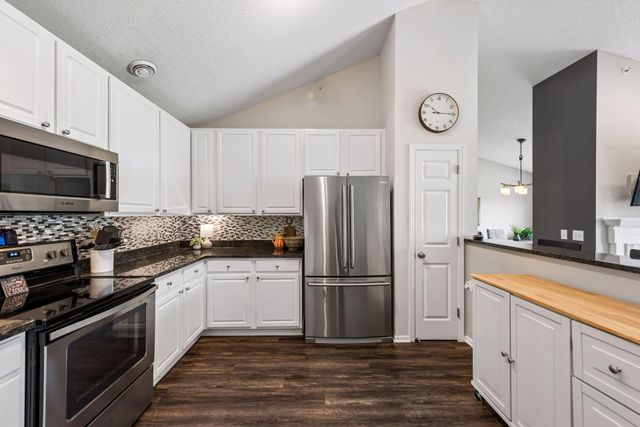 2782 Spy Glass Drive, Chaska, MN 55318