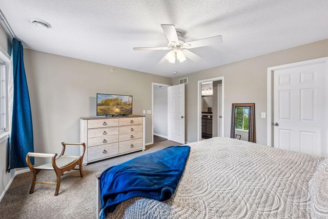 2782 Spy Glass Drive, Chaska, MN 55318