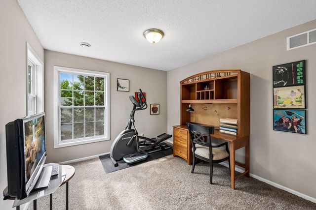 2782 Spy Glass Drive, Chaska, MN 55318