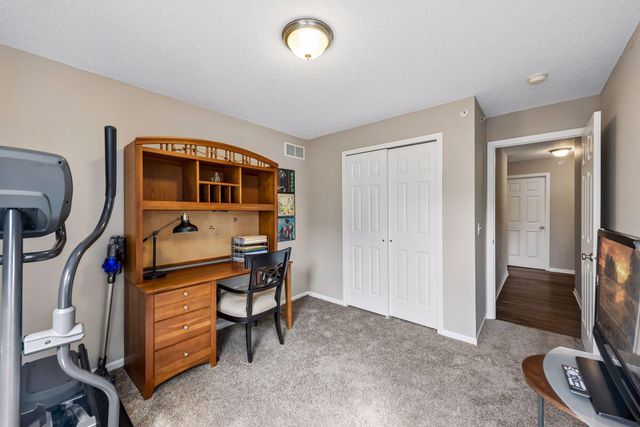 2782 Spy Glass Drive, Chaska, MN 55318