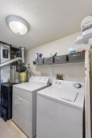 2782 Spy Glass Drive, Chaska, MN 55318