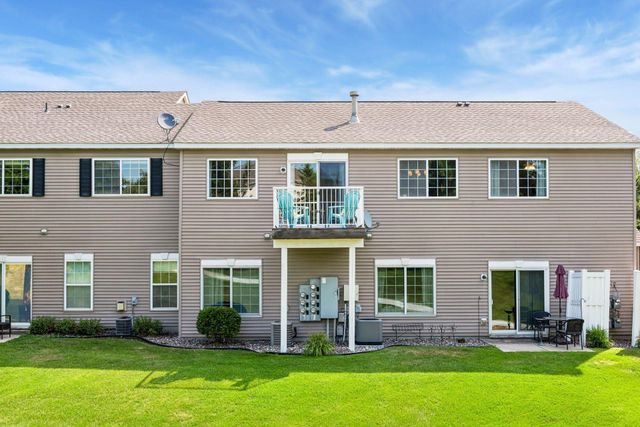 2782 Spy Glass Drive, Chaska, MN 55318
