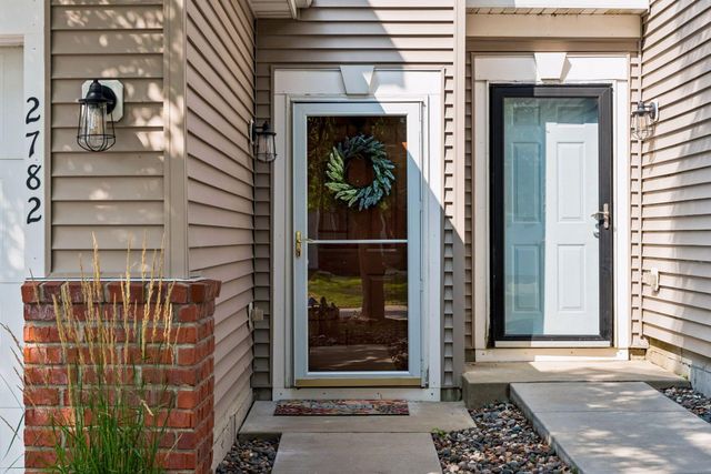 2782 Spy Glass Drive, Chaska, MN 55318