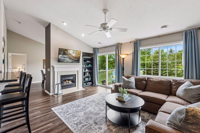 2782 Spy Glass Drive, Chaska, MN 55318