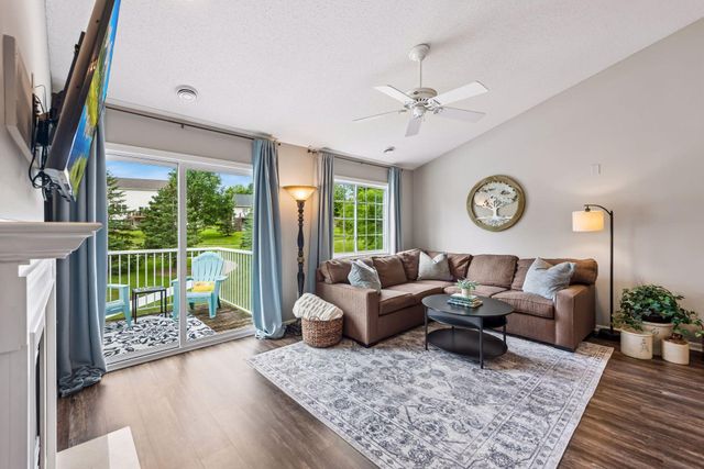 2782 Spy Glass Drive, Chaska, MN 55318