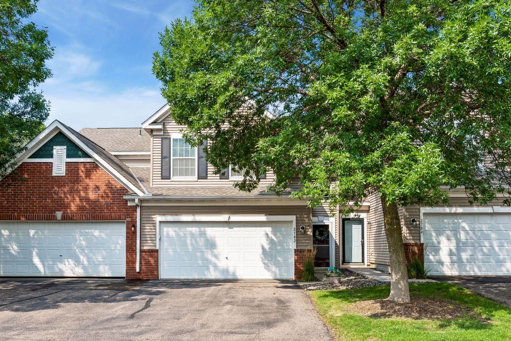 2782 Spy Glass Drive, Chaska, MN 55318