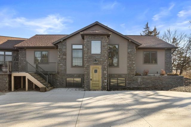 N5302 Crossman ROAD, Lake Mills, WI 53551