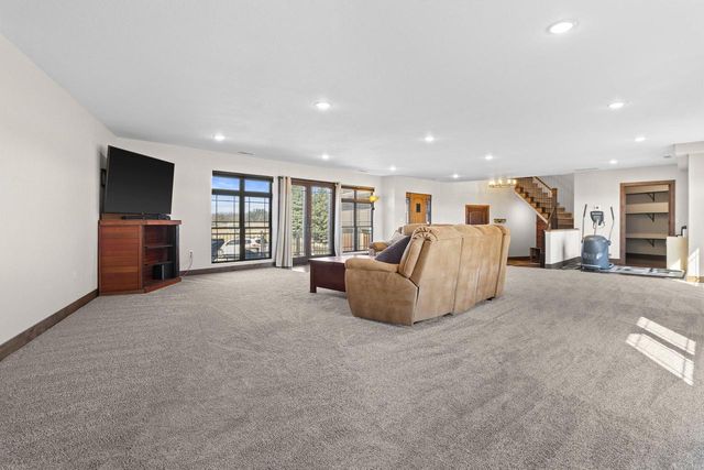 N5302 Crossman ROAD, Lake Mills, WI 53551