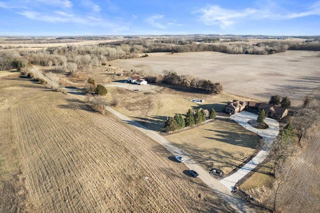 N5302 Crossman ROAD, Lake Mills, WI 53551