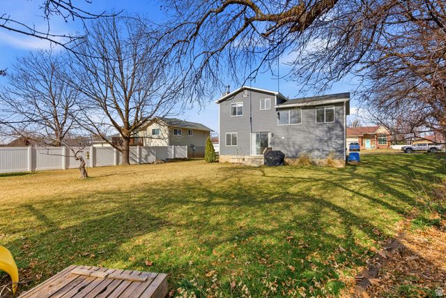 1048 E CHERRY LN, Layton, UT 84040