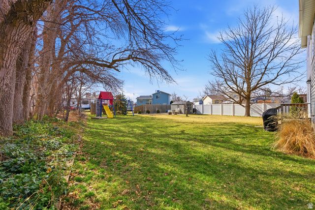 1048 E CHERRY LN, Layton, UT 84040