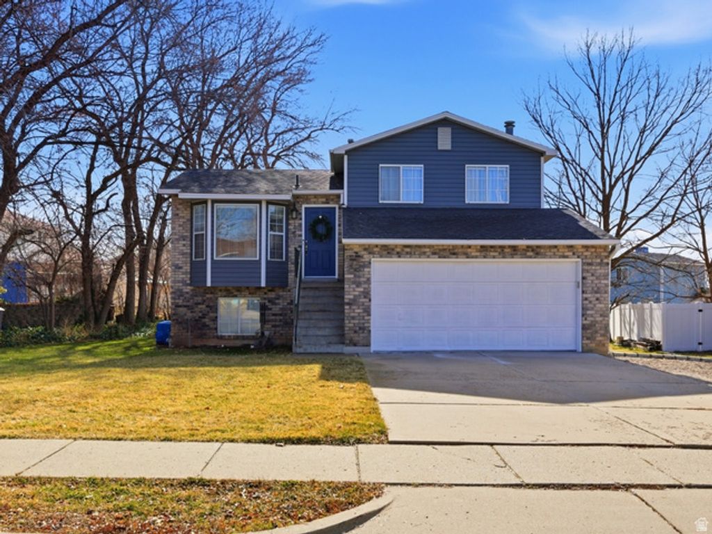 1048 E CHERRY LN, Layton, UT 84040