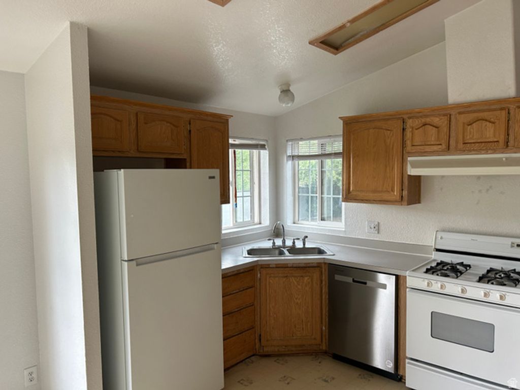 1675 KYLEE LN, Ogden, UT 84404 — photo 4