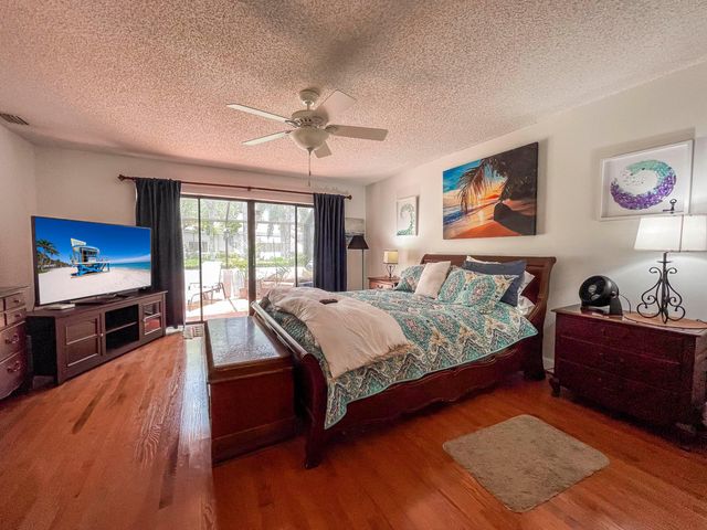 56 Edinburgh Drive, Palm Beach Gardens, FL 33418