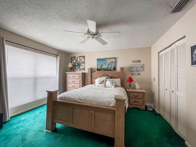 56 Edinburgh Drive, Palm Beach Gardens, FL 33418